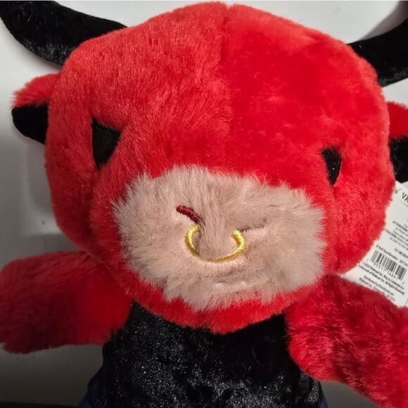 Way To Celebrate Valentine's Day Christmas “Bull Heartbreaker” Red Plush 10” NWT - Picture 4 of 5